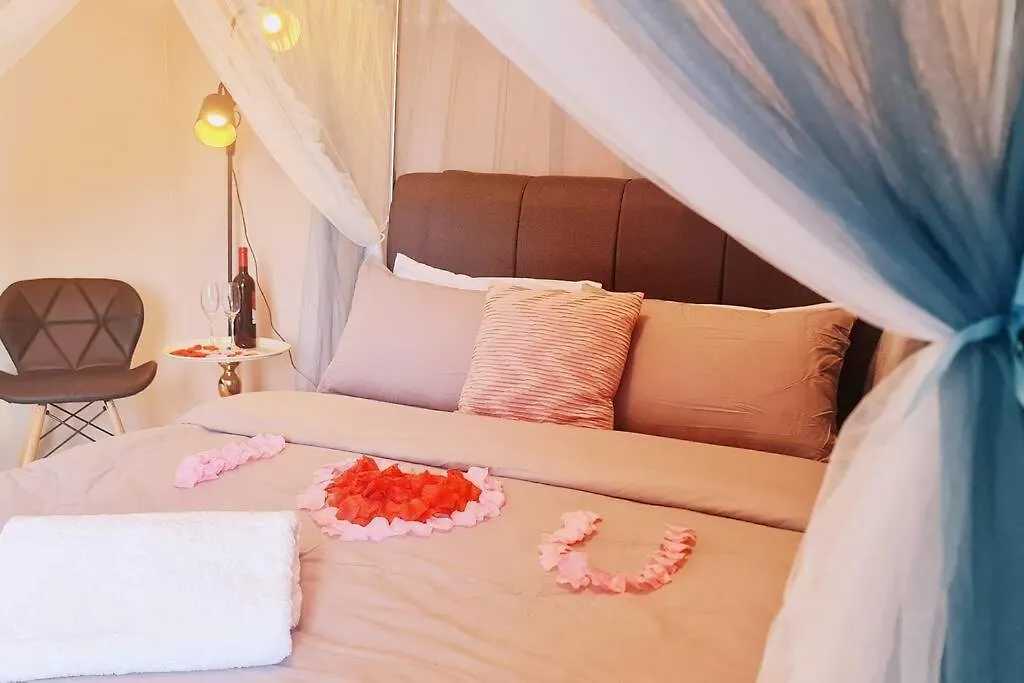 New! Romantic Cozy Suite W Bathtub Near Midvalley Johor Bahru Malaysia