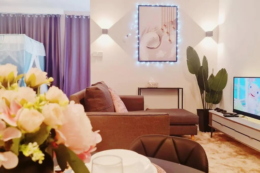 New! Romantic Cozy Suite W Bathtub Near Midvalley Johor Bahru 0*,  Malaysia