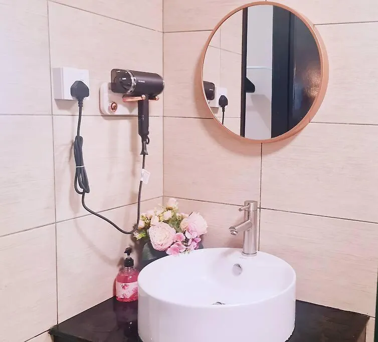 New! Romantic Cozy Suite W Bathtub Near Midvalley Johor Bahru