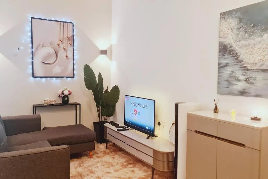 New! Romantic Cozy Suite W Bathtub Near Midvalley Johor Bahru Apartment